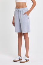 2'li Kadın Rahat Kesim Beli Lastikli Mevsimlik Yumuşak Kumaş Cepli Siyah-Gri Uzun Bermuda Şort CMRB91