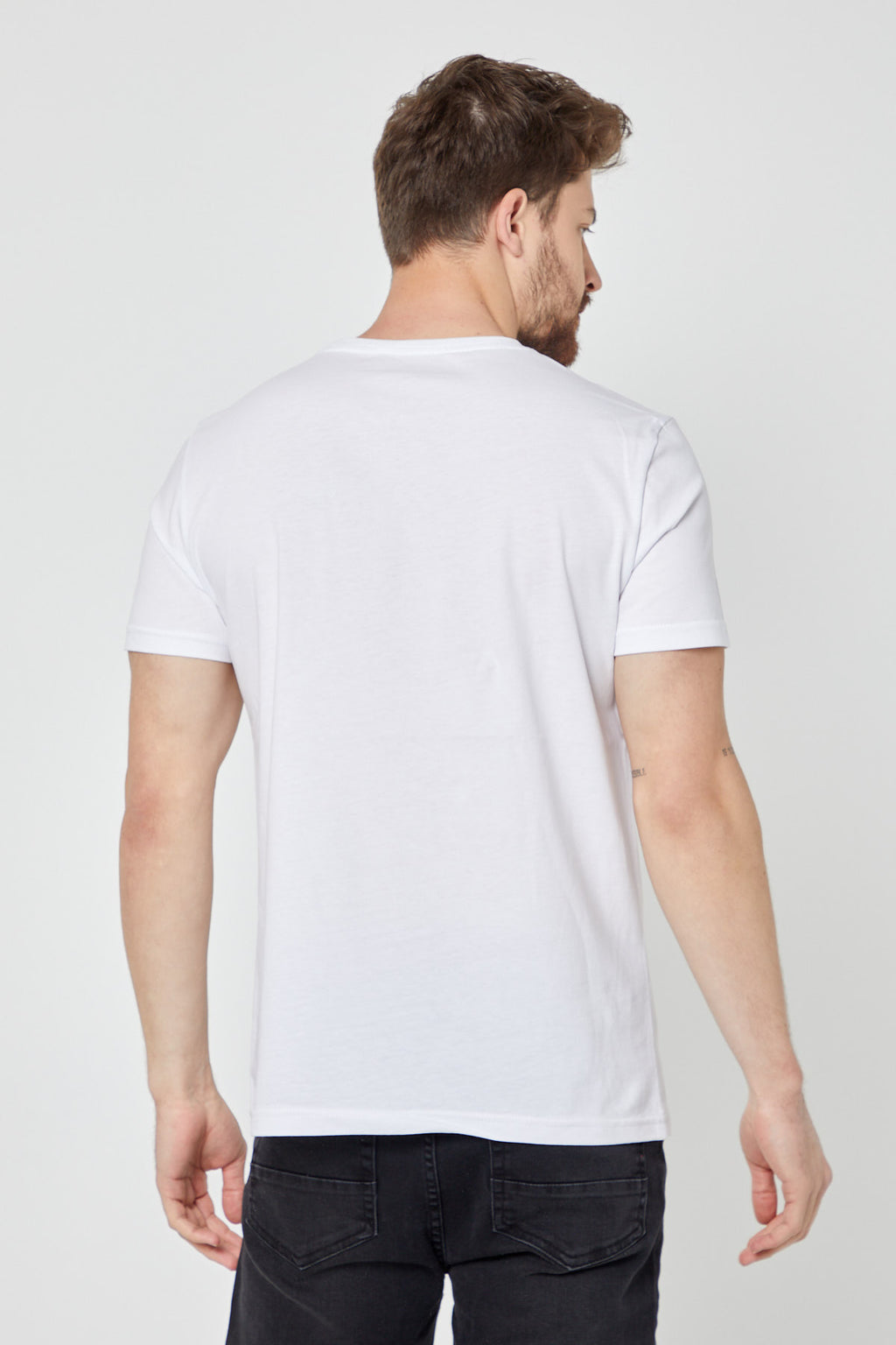 COMEOR ERKEK Beyaz Önü Yazı Baskılı Kısa Kollu Bisiklet Yaka  Basic Slim Fit T-Shirt