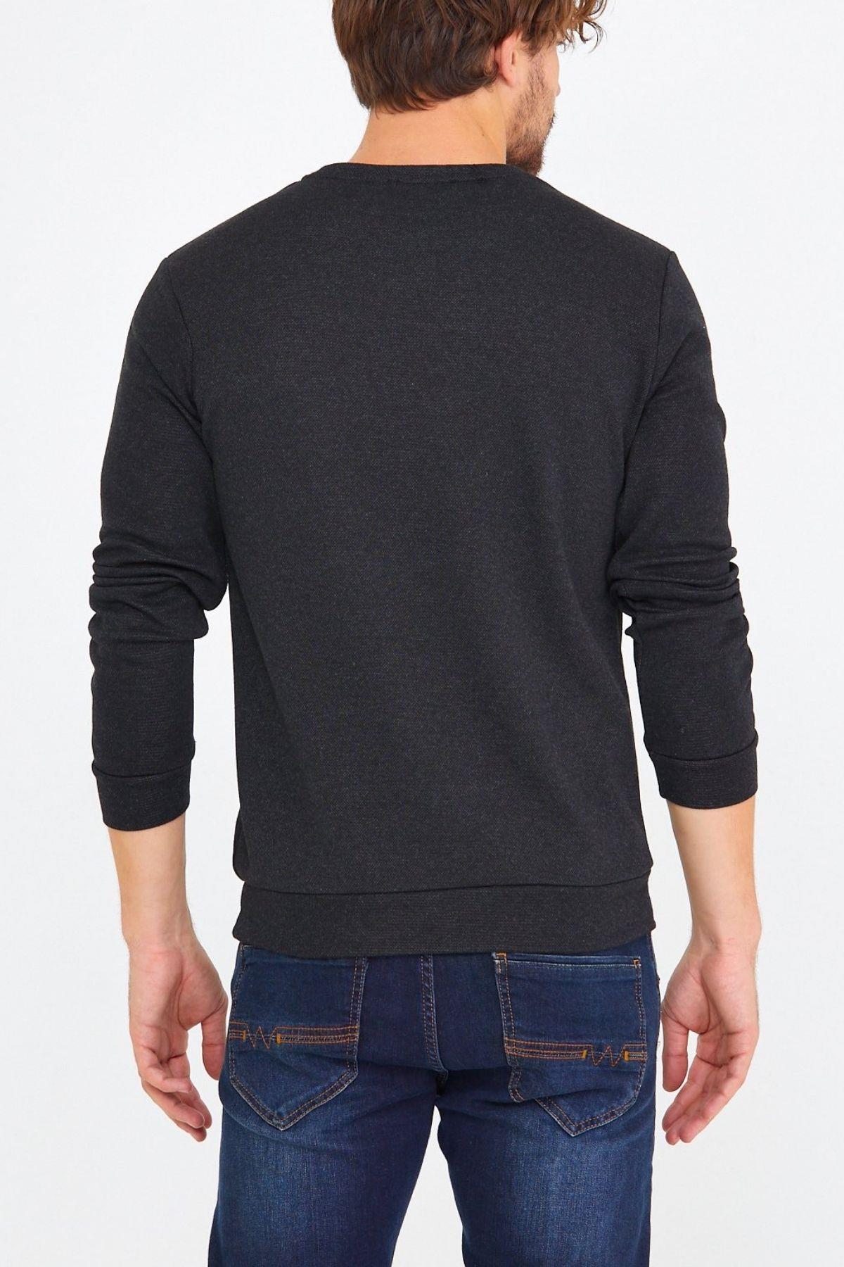 COMEOR Erkek Bisiklet Yaka Göğüs Nakış Detaylı Siyah Sweatshirt