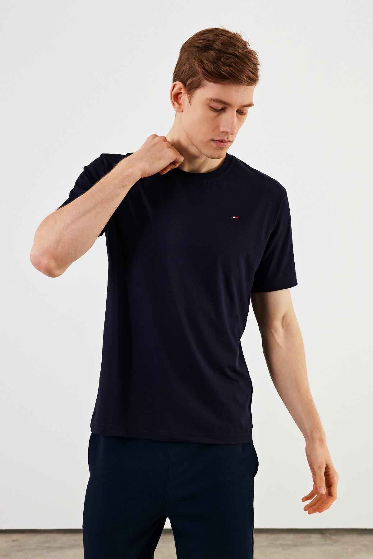 Erkek Bisiklet Yaka T-shirt %100 Pamuk Nakış Detaylı Basic Lacivert Tişört