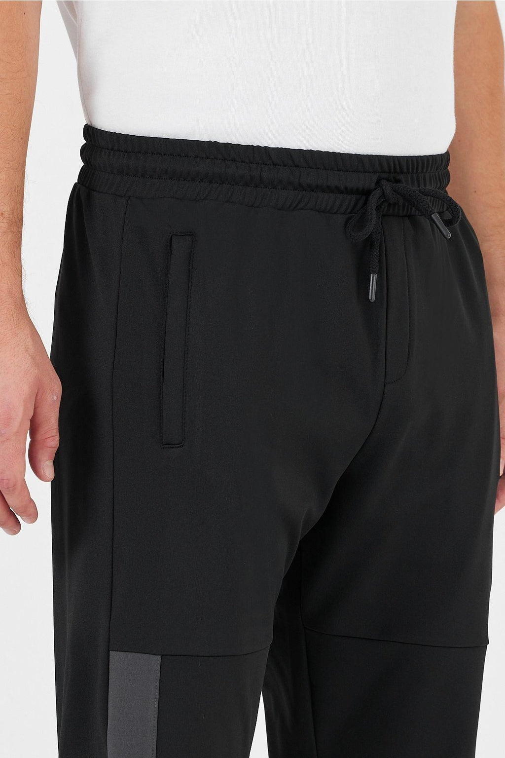 Erkek Siyah Standart Fit Normal Kesim Düz Paça Cep Fermuarlı Rahat Jogger Eşofman Altı