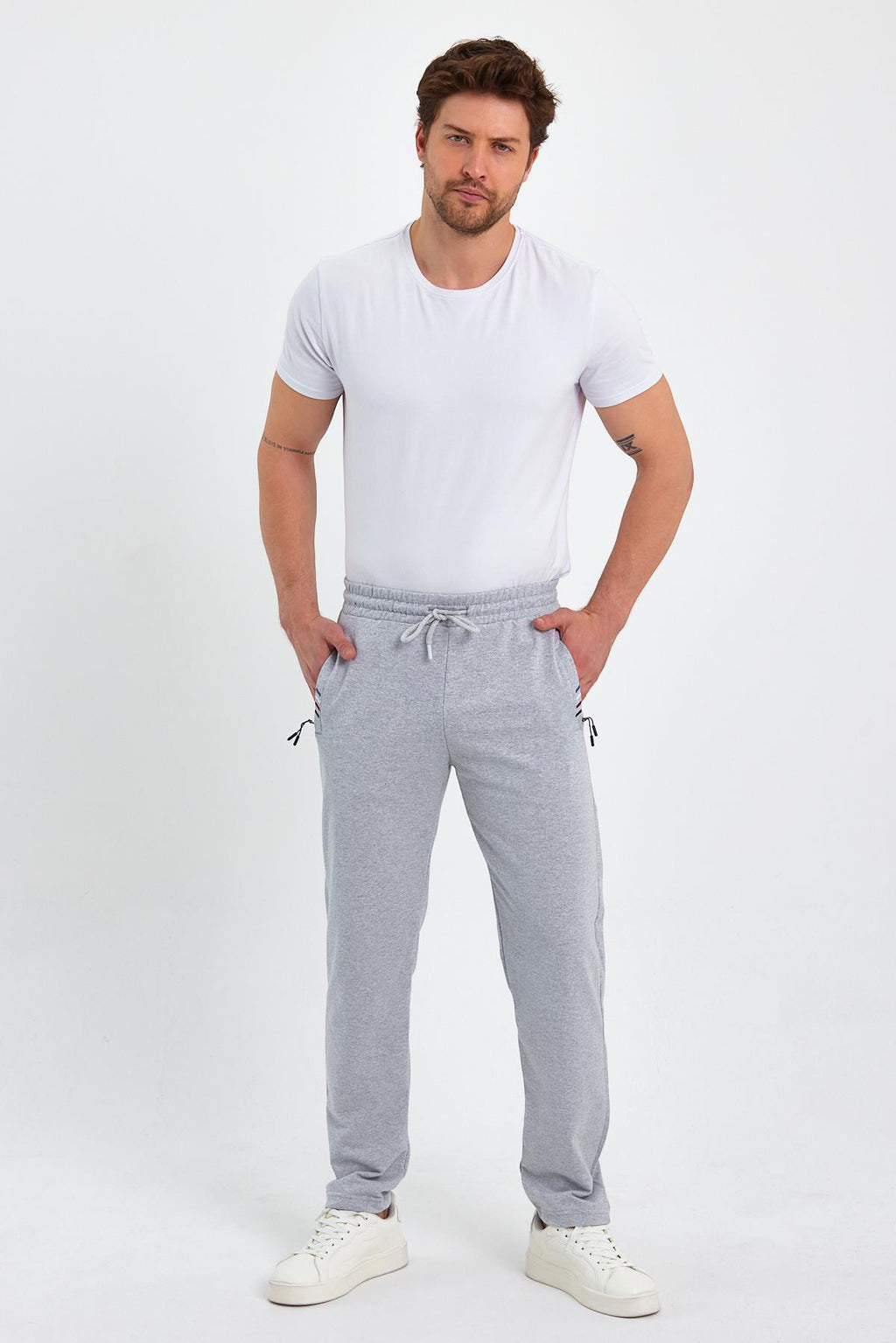 Gri Erkek Fermuar Cep Nakış Detaylı Düz Paça Rahat Kesim Eşofman Altı