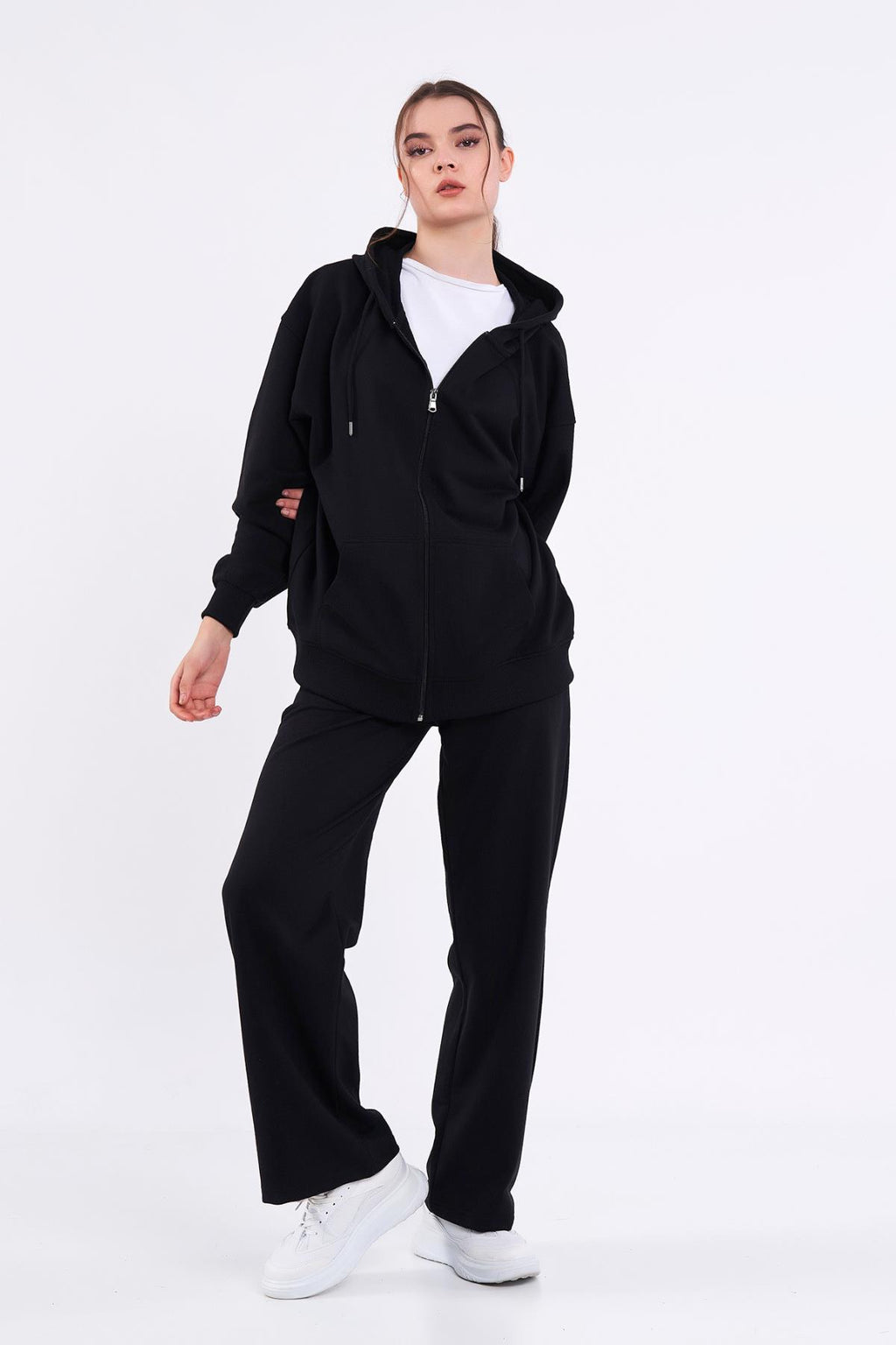 Kadın Siyah Normal Kalıp Basic Beli Lastikli Kapüşonlu Oversize Mevsimlik Alt Üst Eşofman Takımı CMRE7367