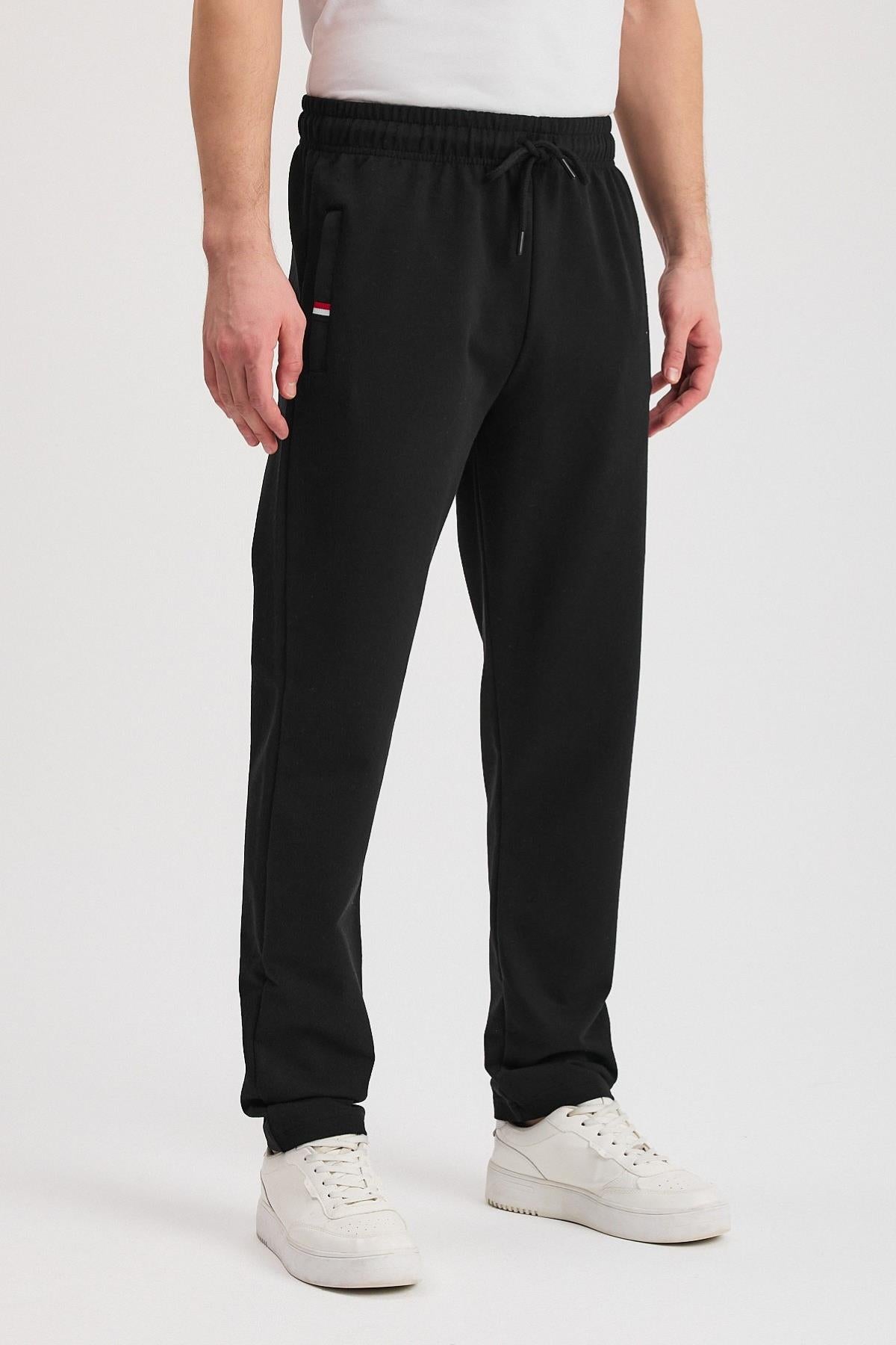 Siyah Erkek Fermuarlı Cepli Nakış Detaylı Düz Paça Rahat Kesim Günlük Eşofman Altı